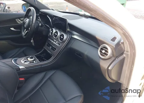 2021 Mercedes-Benz C 300 4Matic z USA, uszkodzony, nr VIN W1KWF8EBXMR645778